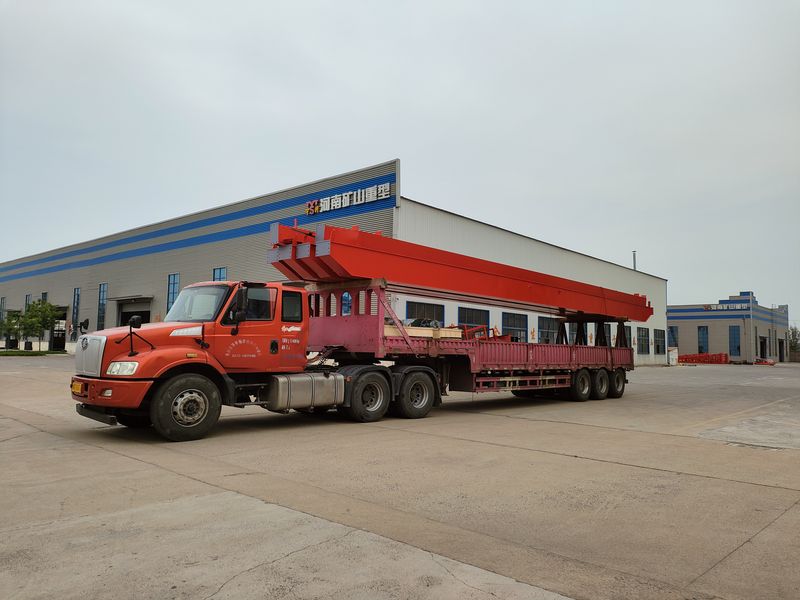 電動(dòng)葫蘆橋式起重機(jī) 3臺(tái) LH5t-17m 制作完成，發(fā)往河南漯河交付客戶使用。